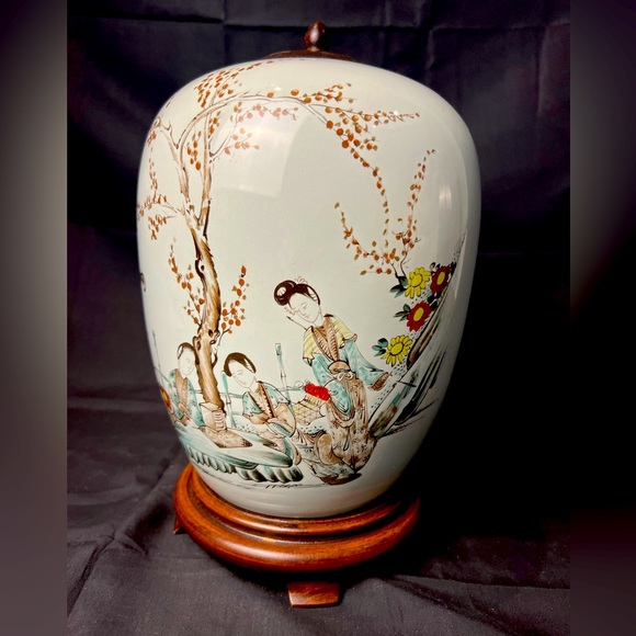 Famille Ceramic Melon Jar , Republic Era , China - Picture 1 of 7